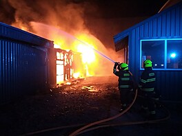 Po�ár pr�myslové haly v Litvínov� (14. srpna 2026)