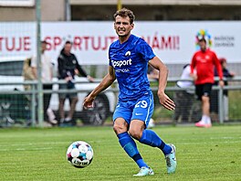 Obránce Luká� H�lka v p�ípravném utkání Slovanu Liberec.