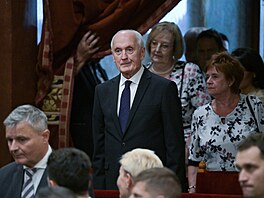 Kandidát vládní strany Tisza na prezidenta András Baka b�hem hlasování v...