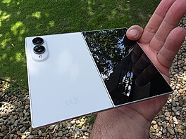 Samsung Z Fold 8
