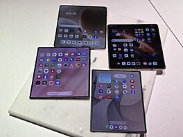 Samsung Z Fold 8