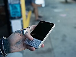 Minimal Phone 2