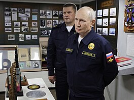 Vladimir Putin nav�tívil b�hem cesty po Dálném Východ� i Kurily, o n� Rusko...