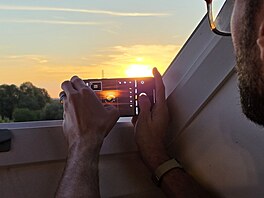 Czechia watched a rare solar eclipse: How to capture celestial phenomena on a mobile phone