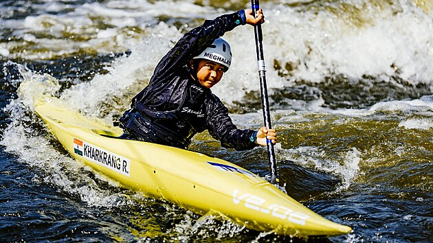 Mladí sportovci z indického státu Méghálaj trénují na slalomové dráze v pra�ské...