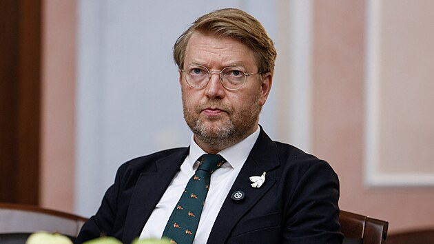 P�edseda strany Jabloko Nikolaj Rybakov se z��astnil jedn�n� u rusk�ho Nejvy���ho soudu v Moskv� v r�mci soudn�ho sporu, jeho� c�lem je vylou�it stranu z nadch�zej�c�ch parlamentn�ch voleb. (10. srpna 2026)