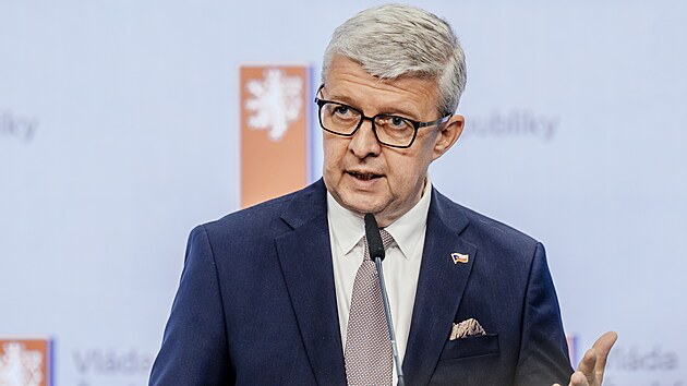 Tiskov� konference po jedn�n� vl�dy. Na sn�mku ministr pr�myslu a obchodu Karel Havl��ek. (17. srpna 2026)