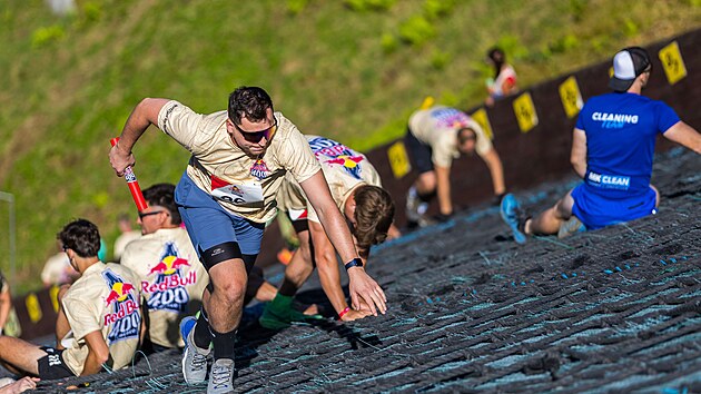 Tolik �sil� st�la mu�sk� �tafeta na Red Bull 400.