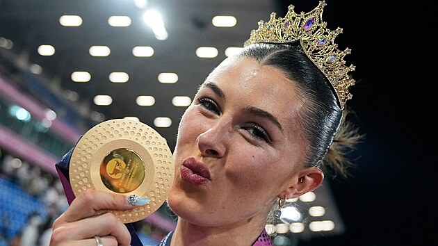 Britka Amy Huntová po triumfu na dvoustovce slaví dal�í zlatou medaili z ME v...