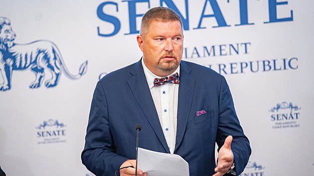 Zdraví lidí se obětuje pro úspory developerů, vytkl senátor stavebnímu zákonu