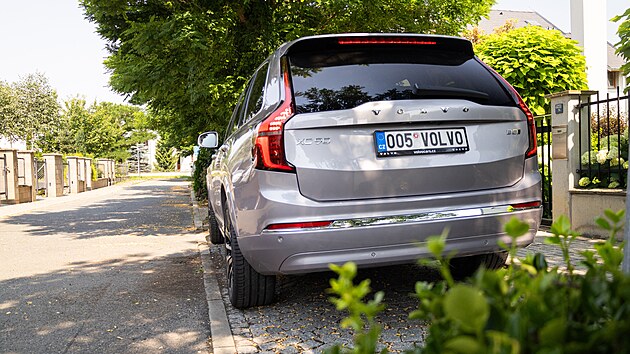 Volvo XC90 st�rne s neuv��iteln�m p�vabem. 