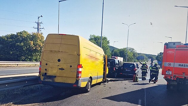 D�lnici D10 u Mlad� Boleslavi uzav�ela nehoda t�� vozidel. (13. srpna 2026)