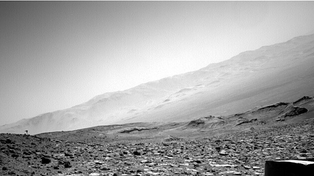 NASA’s Latest Mars Discoveries: Mysterious Objects and Ancient Water Evidence
