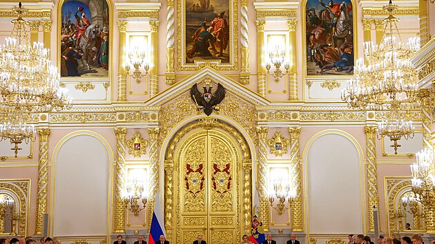 Vladimir Putin na jedn�n� rusk� Rady pro strategick� rozvoj mluvil o ekonomick�ch dopadech ukrajinsk�ch �tok� v rusk�m vnitrozem�. (19. srpna 2026)
