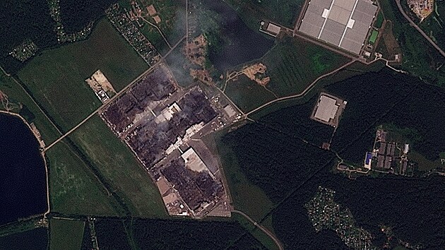 OBRAZEM: Zkáza ze satelitu. Ruský Wildberries přišel za měsíc o pětinu skladů