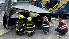 HasiÄ�e v Otrokovic�­ch zamÄ�stnalo utržen�© v�­ko průmyslov�© nádrže s glycerolem