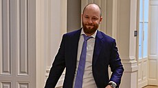 Advokát Martin Kotrbá�ek u Ústavního soudu, který vyhlásil rozhodnutí o ústavní...