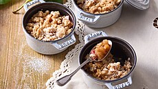 Hru�kový crumble