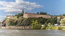 Vy�ehradský tunel a bazilika