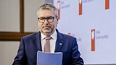 Tisková konference po jednání vlády. Na snímku ministr zem�d�lství Martin...