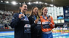 Barbora Seemanová (uprost�ed) se raduje ze zlata na mistrovství Evropy na 200...