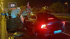 Hasi�i ze stanice Smíchov zasahovali v noci u dopravní nehody osobního...