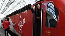 Vlak spole�nosti Virgin East Coast (6. února 2018)