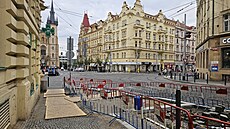 Oprava chodníku na Strossmayerov� nám�stí. (19. srpna 2026)