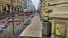 Oprava chodníku na Strossmayerov� nám�stí. (19. srpna 2026)