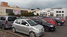 Parkovi�t� u Masarykovy nemocnice v Ústí nad Labem. (srpen 2026)