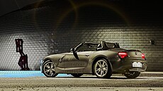 BMW Z4 E85 není auto pro ka�dého. Není praktické, není ob�í, neveze rodinu na...