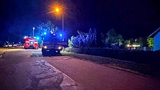 �ty�i jednotky hasi�� likvidovali po�ár zahradní k�lny v Hranicích. (9. srpna...