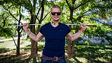 Slepota jej nezastavila.  Martin Krumpholc naplno �ije sv�j �ivot, pracuje...