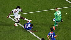 Sedmnáctiletý Brian Madjo st�ílí gól PSG.