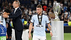 Zklamaný Ross Barkley z Aston Villy po prohráném zápase o Superpohár UEFA.