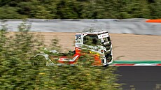 Ob�í taha�e, osm závod� a pravé NASCAR. Most za�ije finále prázdnin