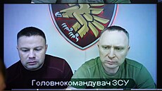 Ukrajinský prezident Volodymyr Zelenskyj se ú�astnil porady s armádními...