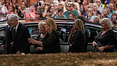S Bonnie Tyler se na poh�bu rozlou�ili fanou�ci, p�átelé i rodina (17. srpna...