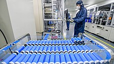 Výroba sodíkových baterií ve spole�nosti Namey New Energy Technology v �ín� (9....