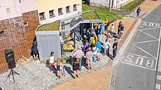 Obec Ratibo� na Vsetínsku postavila bioklimatickou autobusovou zastávku, která...