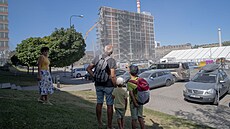 Bourání oho�elého torza 34. budovy v ba�ovském areálu ve Zlín�. (14. srpna 2026)