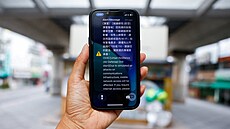 Telekomunika�ní operáto�i omezili rychlost mobilního internetového p�ipojení v...