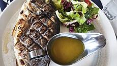Výborná pra�ma objednaná v p�ímo�ské restauraci ve Stegn� na Rhodosu.
