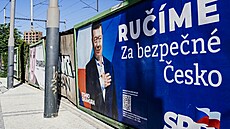 Hnutí SPD oslovuje voli�e billboardy s heslem, �e ru�í za bezpe�né �esko.