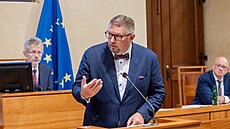 Senátor Tomá� T�etina na jednání Senátu 19. srpna 2026