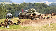 Vojensko-historická akce Cihelna je lákadlem p�edev�ím pro nad�ence do vojenské...