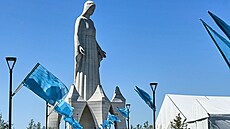 Socha Panny Marie v Polsku, která m��í 55,6 metr�, p�ed�ila slavnou sochu...