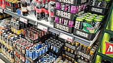 V Lidlu koupíte energy drink zna�ky Kong Strong ve dvou velikostech a p�ti...