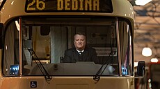 Tomá� Je�ábek hraje v seriálu Bo�í plán �idi�e tramvaje.