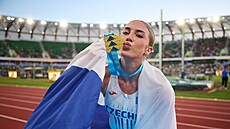 Ty�ka�ka Nicole Krutilová slaví titul juniorské mistryn� sv�ta